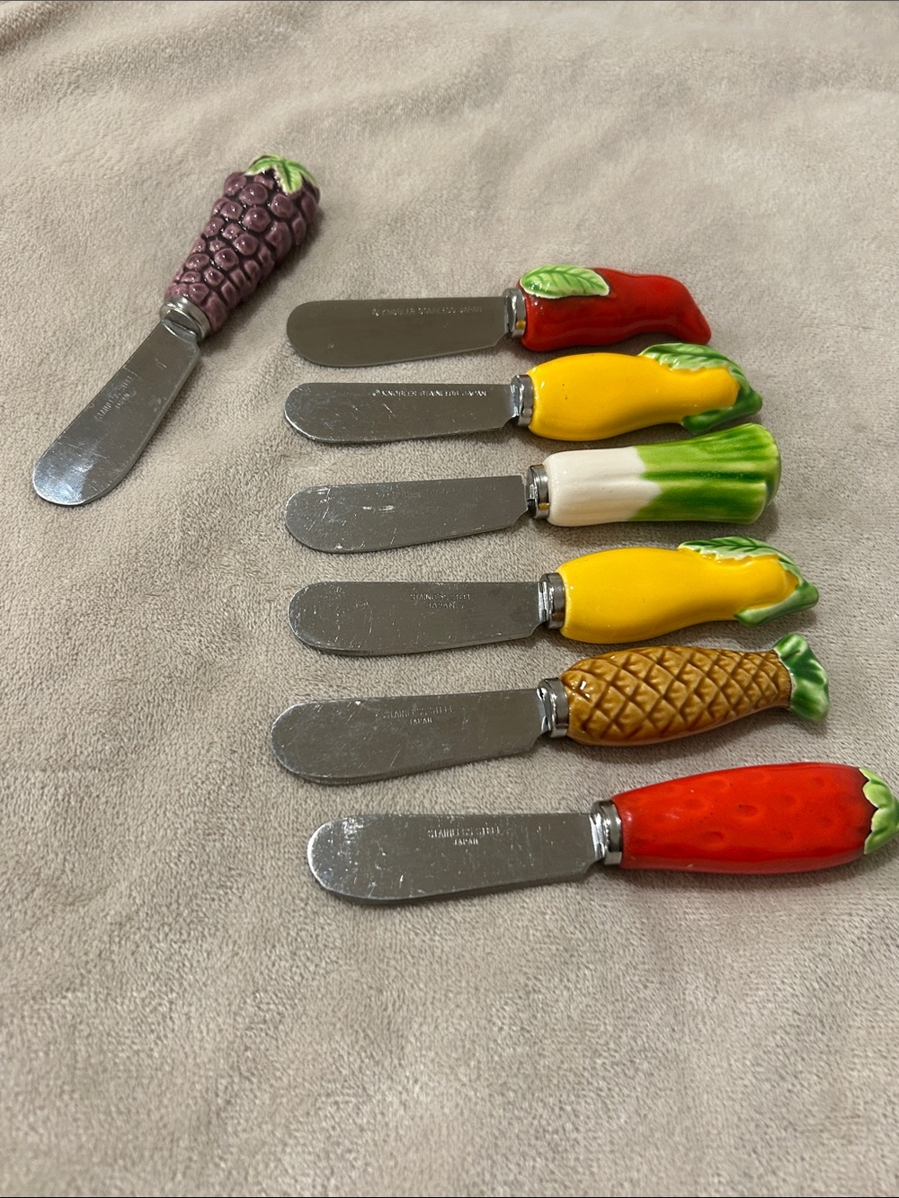 Vintage Ceramic Fruit & Vegetable Cheese Spreaders Set of 6 plus 1